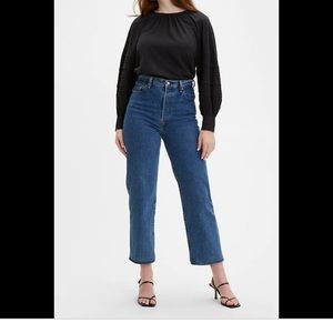 Levi’s Rib Cage Straight Ankle size 24